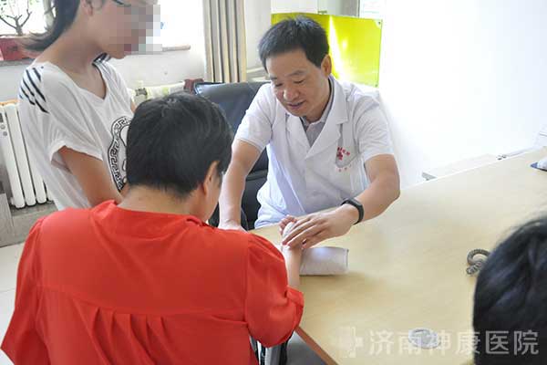 ��ҽѲ���й�����У������ҽԺ����